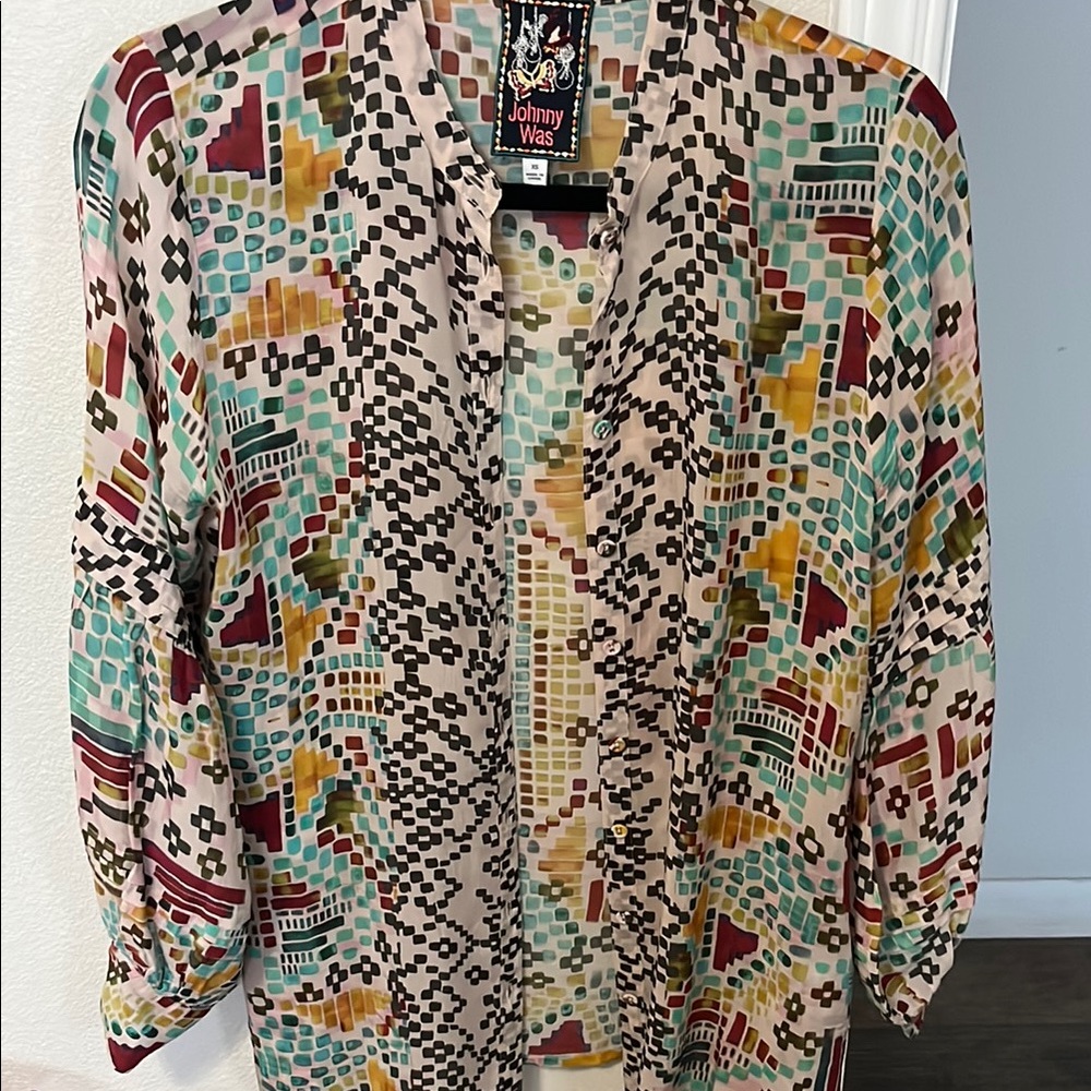 Johnny Was Cream Graphic 3/4 Sleeve Blouse
